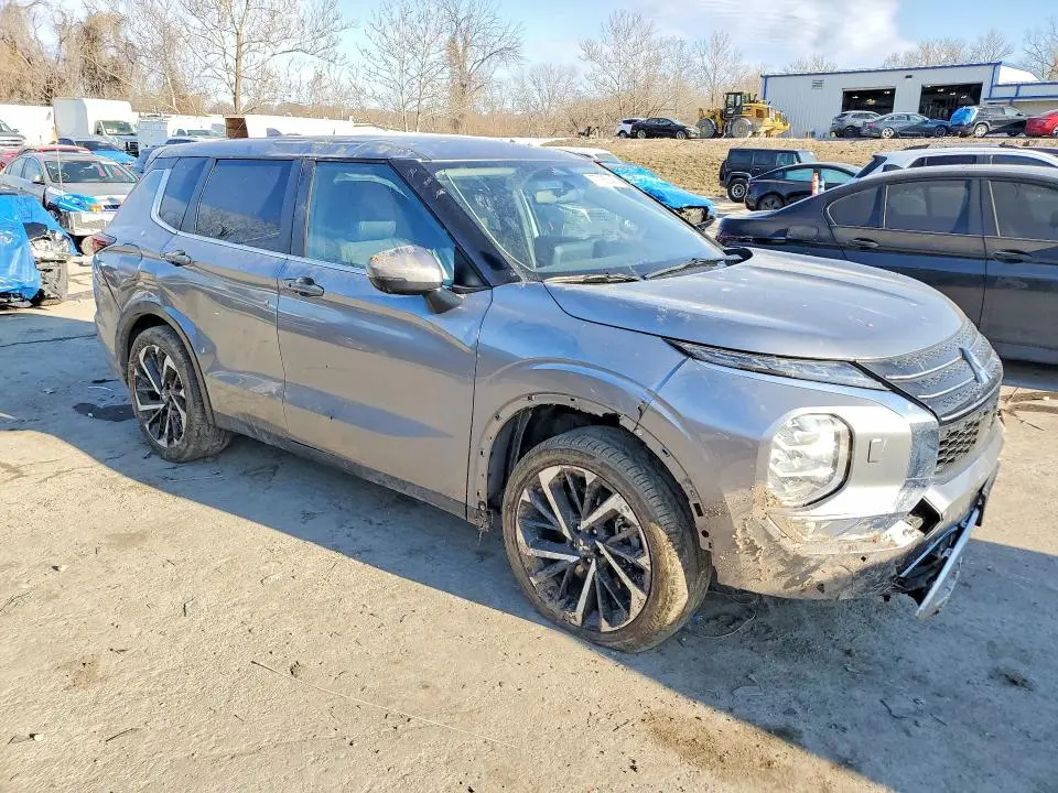 2024 MITSUBISHI OUTLANDER SE  