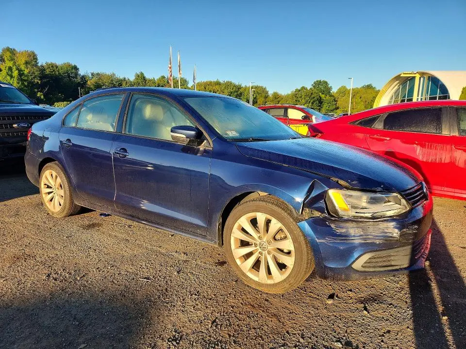 2012 VOLKSWAGEN JETTA SE  