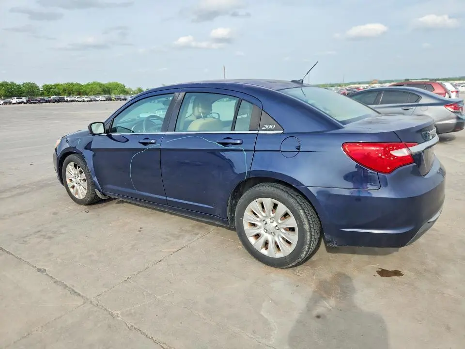 2013 CHRYSLER 200 LX  