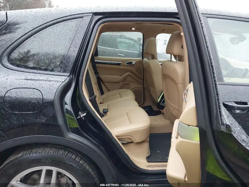2014 PORSCHE CAYENNE  