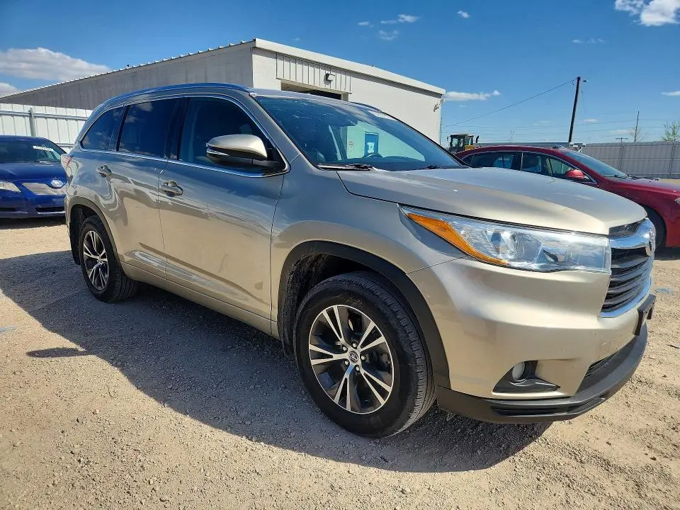 2016 TOYOTA HIGHLANDER XLE  