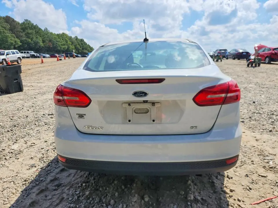 2018 FORD FOCUS SE  