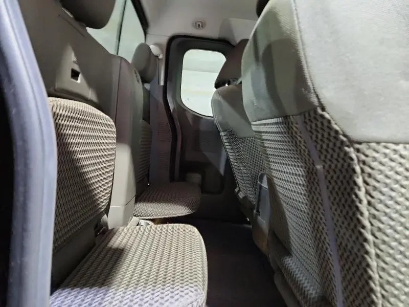 2015 NISSAN FRONTIER SV  