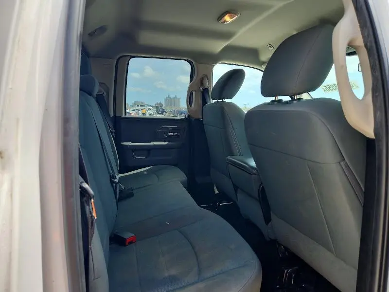 2018 RAM 1500 SLT  