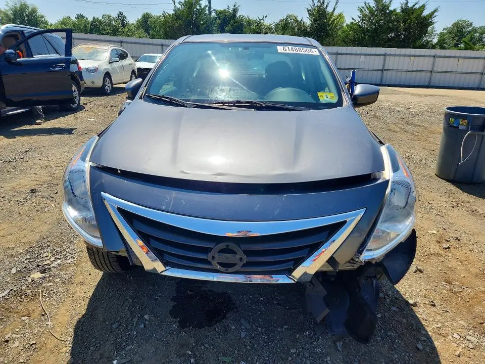 2019 NISSAN VERSA SV  