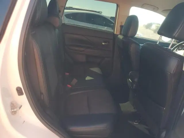 2015 MITSUBISHI OUTLANDER SE