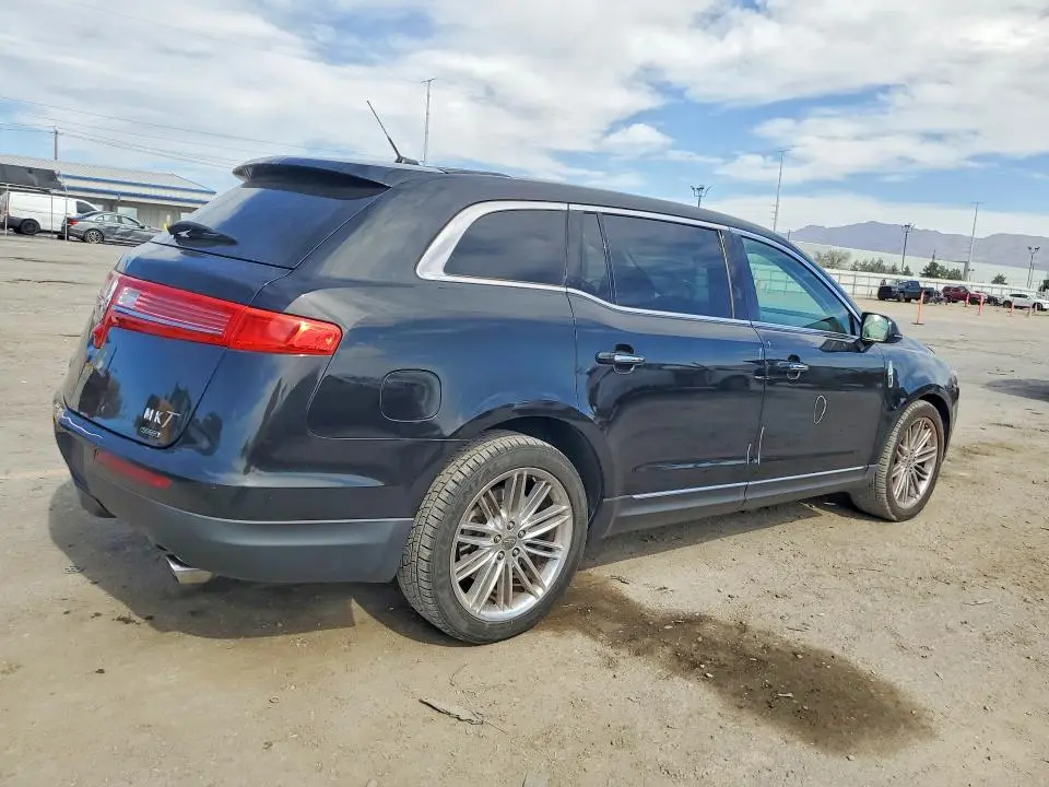 2015 LINCOLN MKT   
