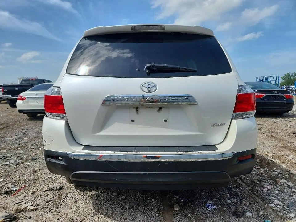 2013 TOYOTA HIGHLANDER LIMITED  