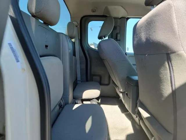 2015 NISSAN FRONTIER S  