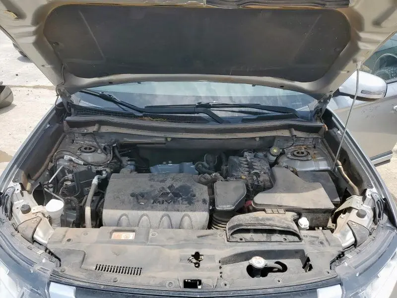 2019 MITSUBISHI OUTLANDER SE