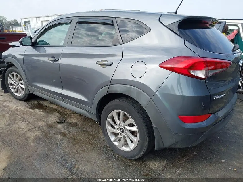 2016 HYUNDAI TUCSON SE