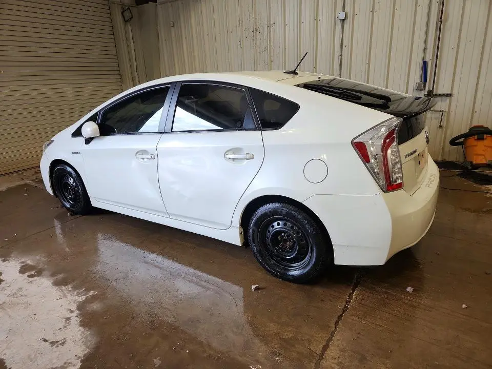 2015 TOYOTA PRIUS THREE  