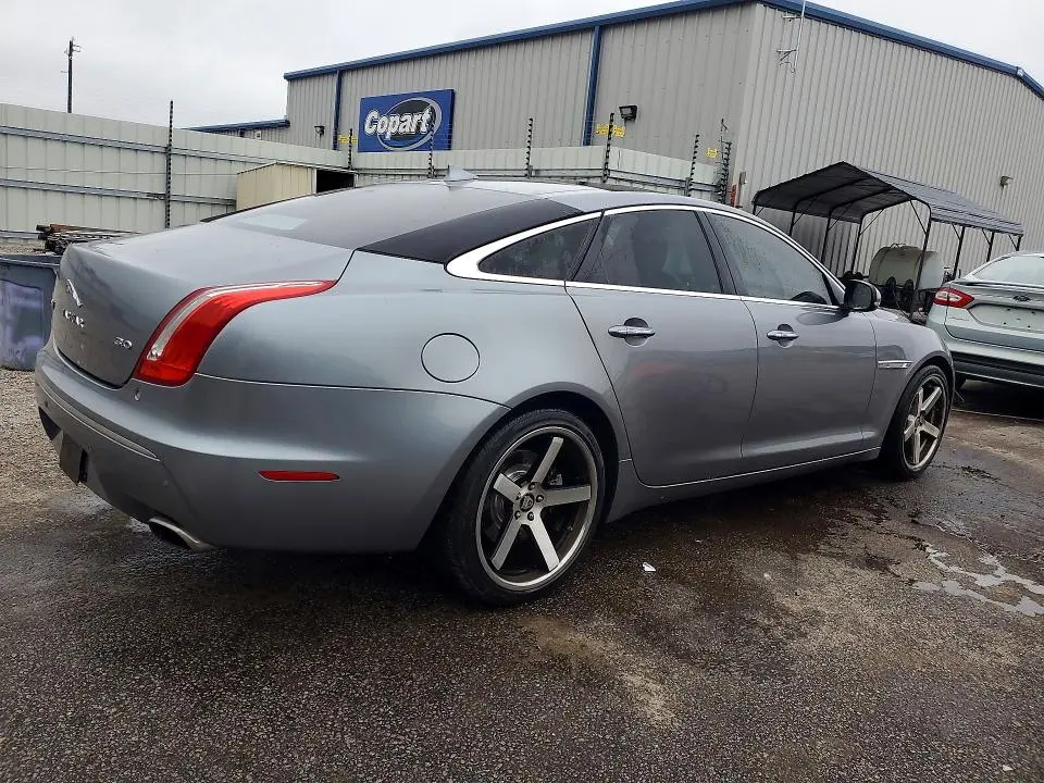 2013 JAGUAR XJ   