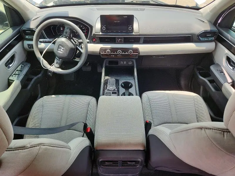2023 HONDA PILOT LX  