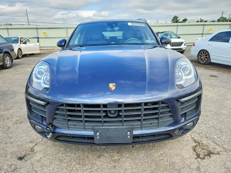 2017 PORSCHE MACAN   