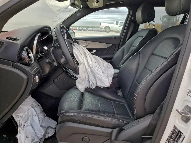 2019 MERCEDES-BENZ GLC 300  