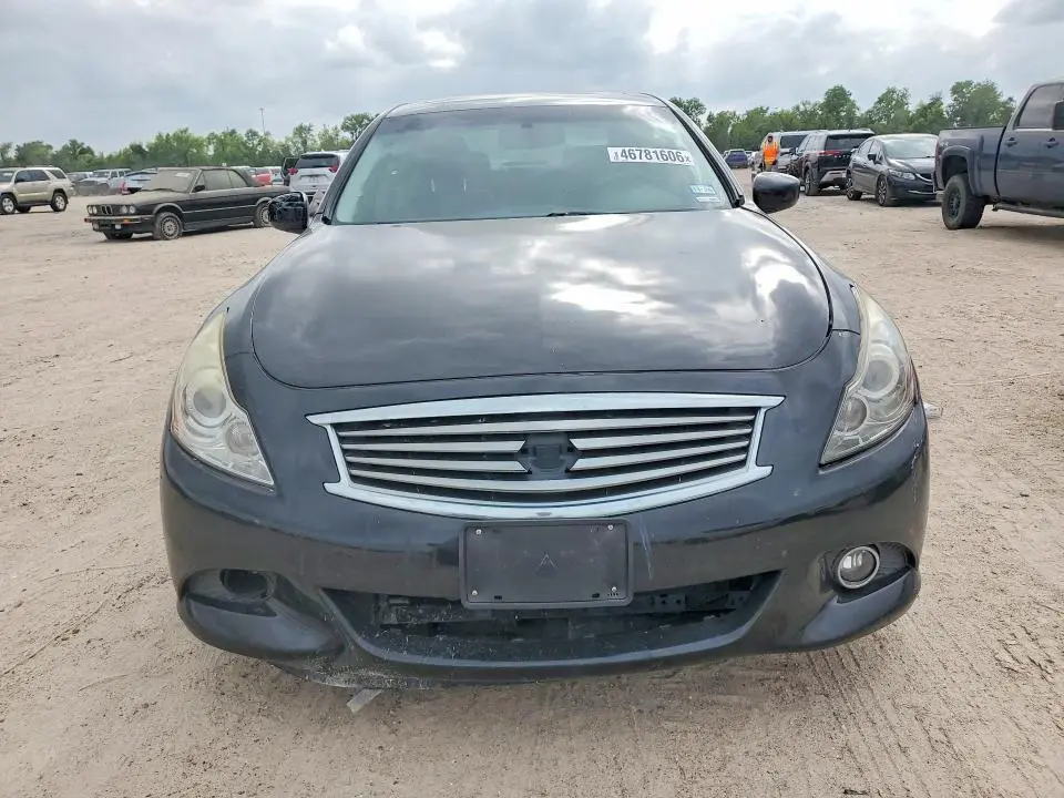 2015 INFINITI Q40 BASE  