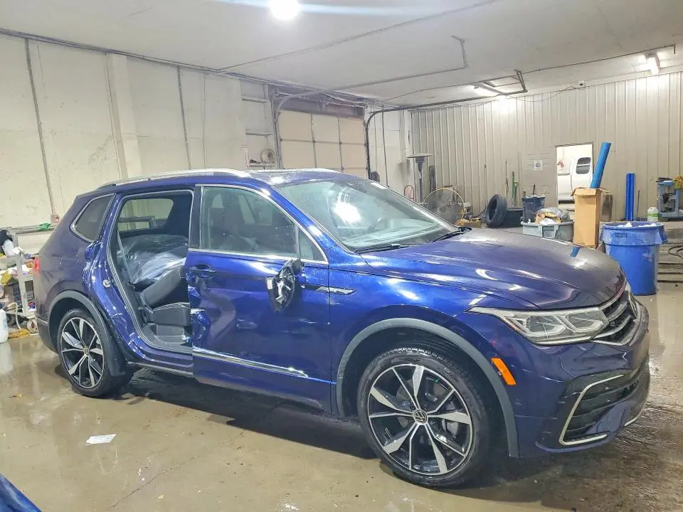 2024 VOLKSWAGEN TIGUAN SEL R-LINE BLACK  