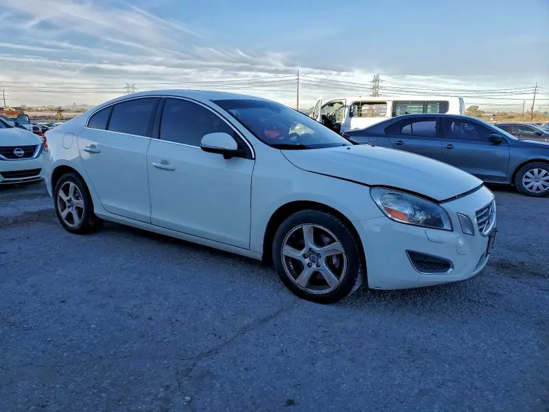 2013 VOLVO S60 T5  