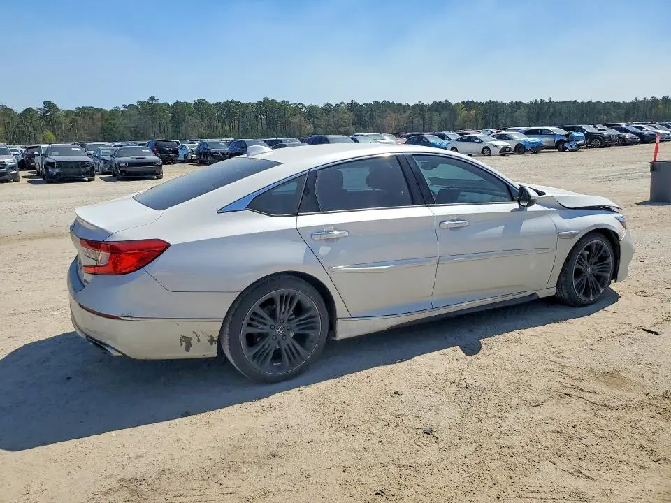 2018 HONDA ACCORD TOURING  