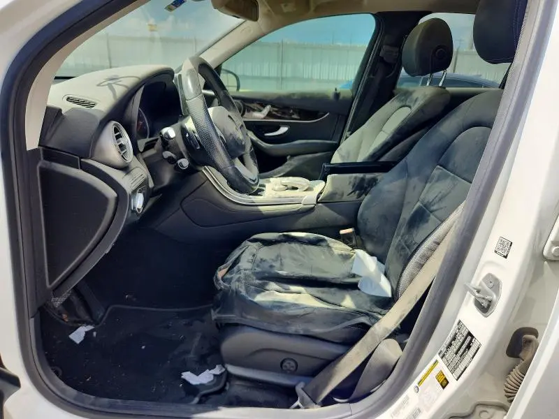 2016 MERCEDES-BENZ GLC 300  