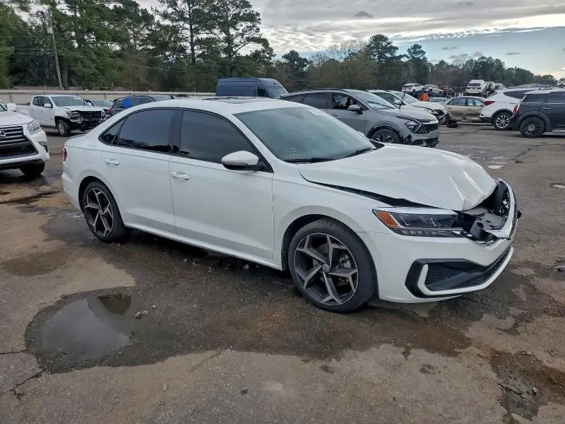 2022 VOLKSWAGEN PASSAT R-LINE  