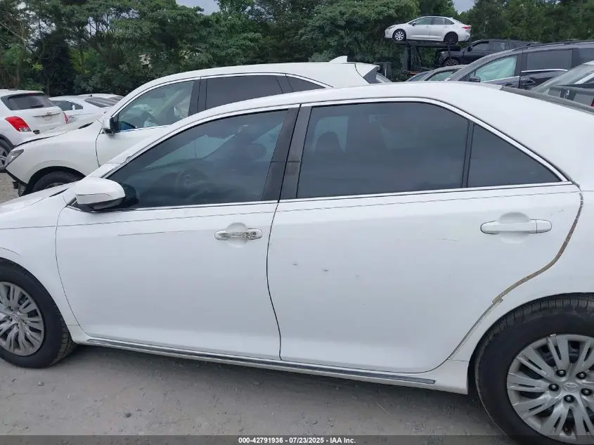2014 TOYOTA CAMRY LE