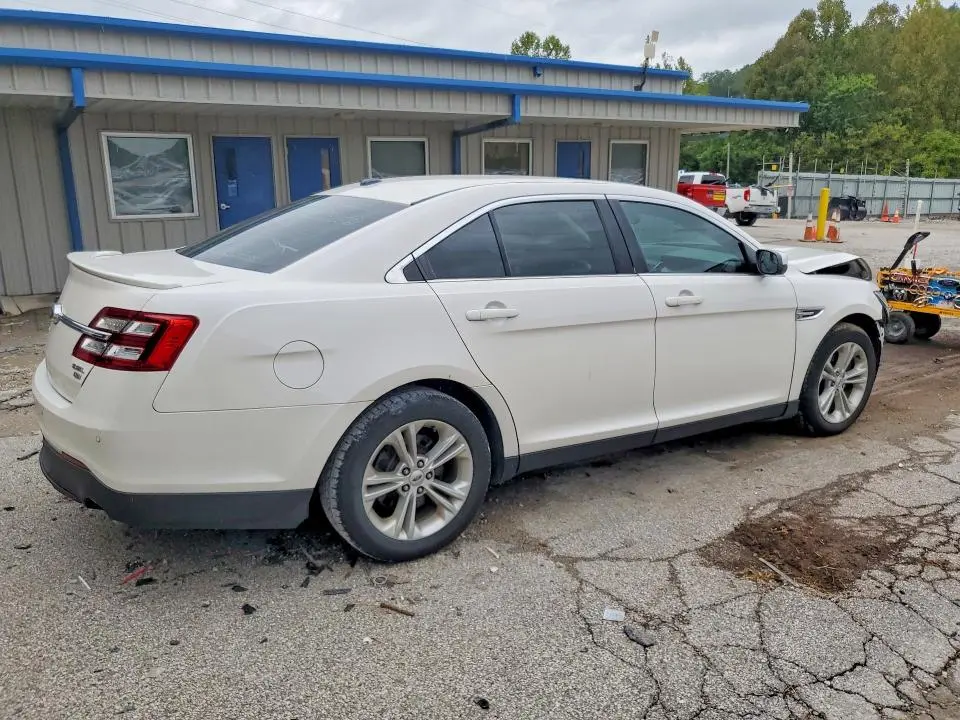 2018 FORD TAURUS SEL  