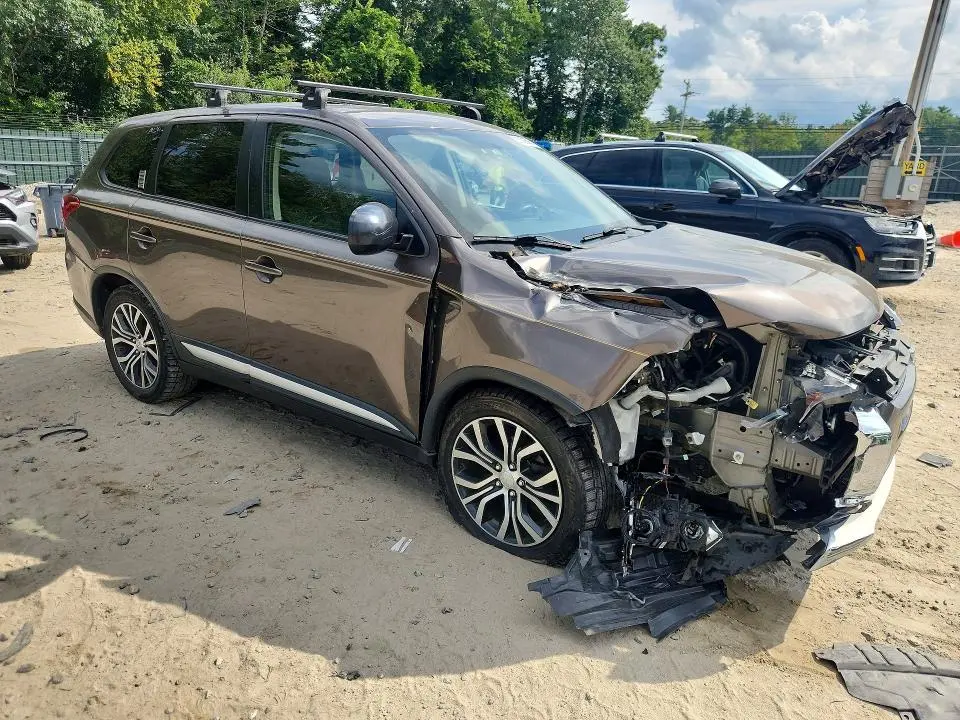 2018 MITSUBISHI OUTLANDER ES  