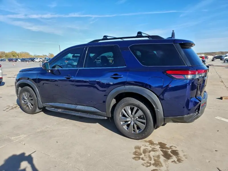 2022 NISSAN PATHFINDER SV  