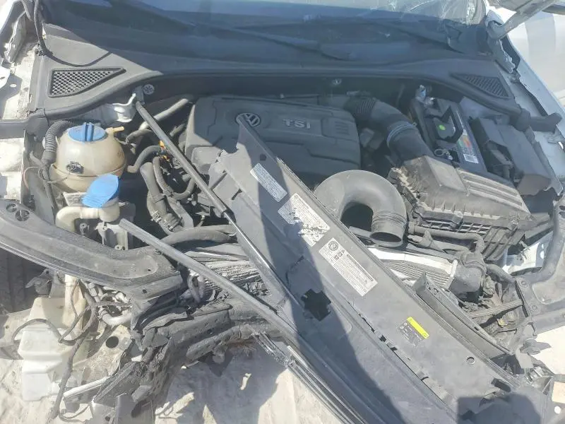 2016 VOLKSWAGEN PASSAT SE  