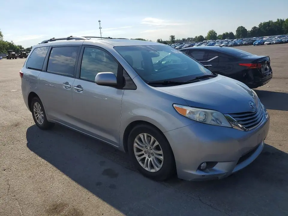 2017 TOYOTA SIENNA XLE 8-PASSENGER  