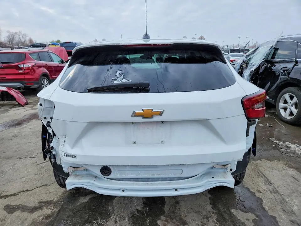 2024 CHEVROLET TRAX LS  