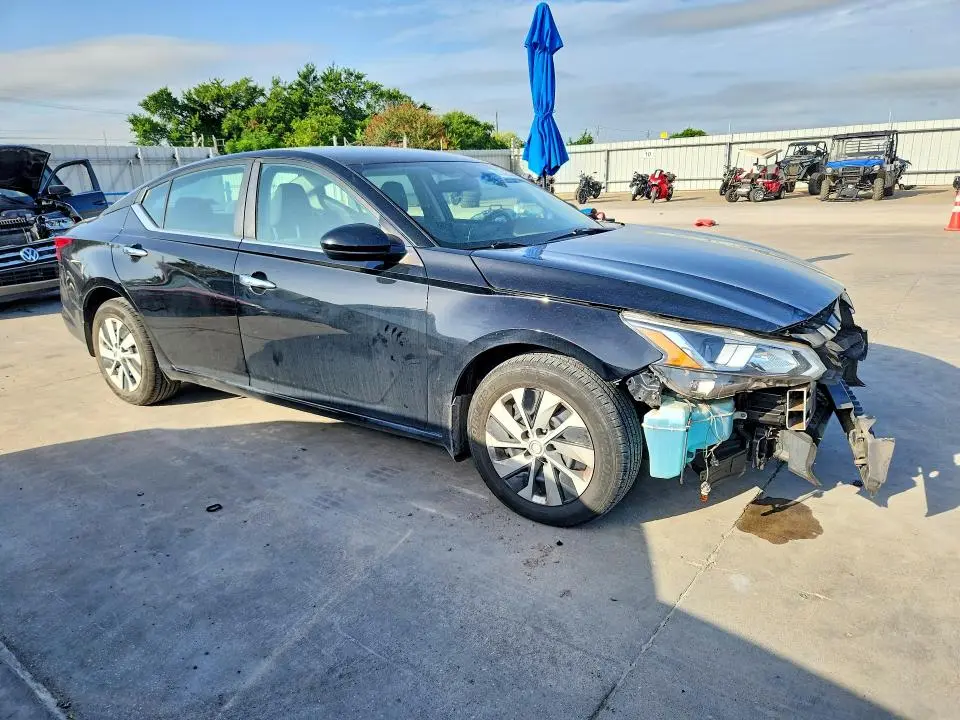 2019 NISSAN ALTIMA S  