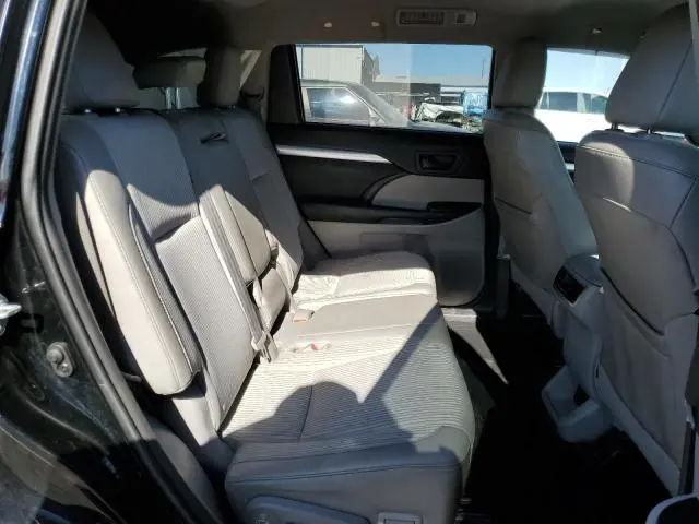 2015 TOYOTA HIGHLANDER LE  
