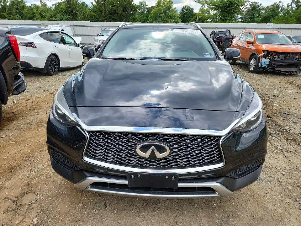 2019 INFINITI QX30 LUXE  