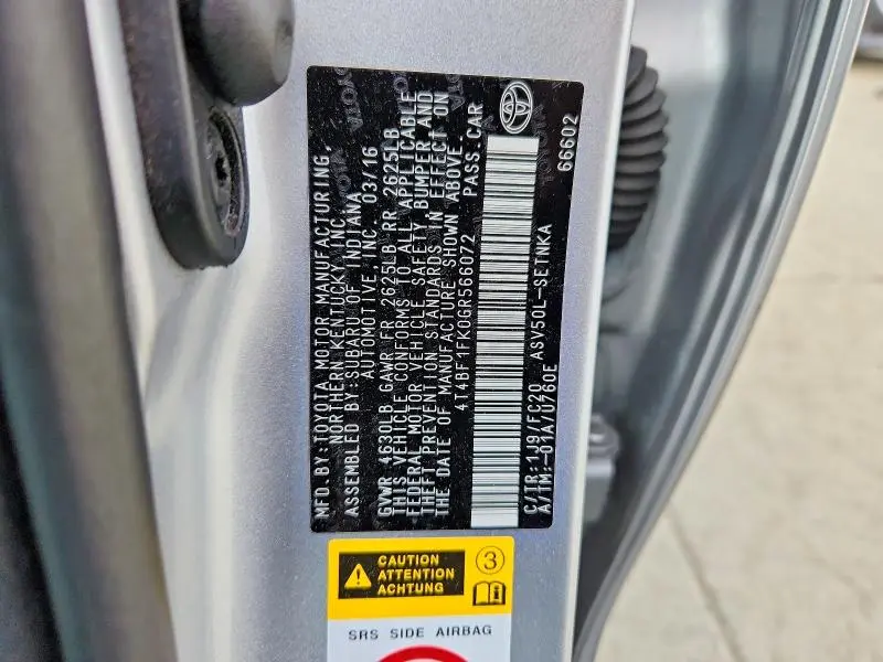 2016 TOYOTA CAMRY LE  