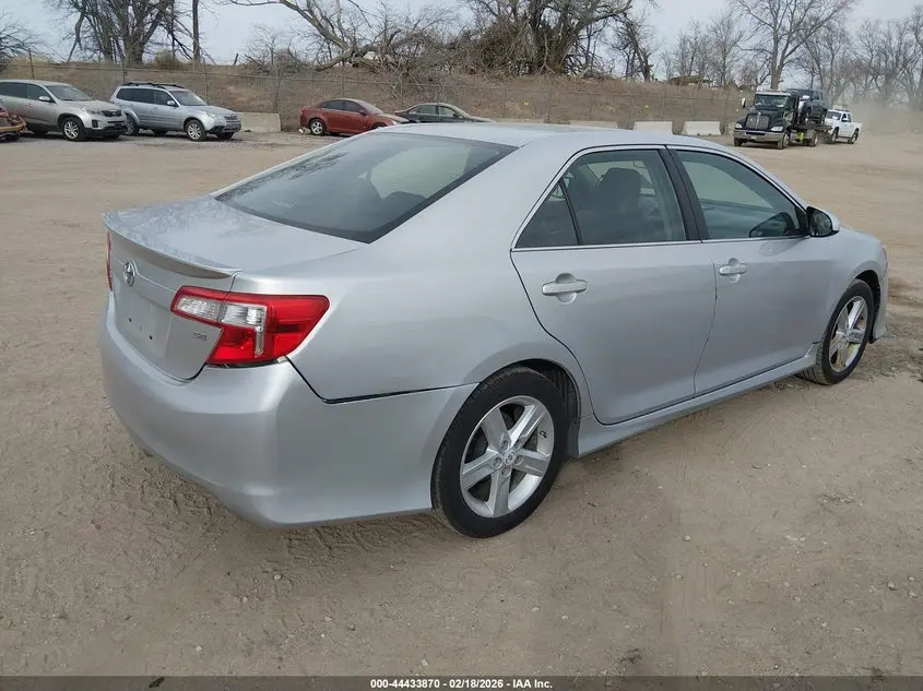 2013 TOYOTA CAMRY SE