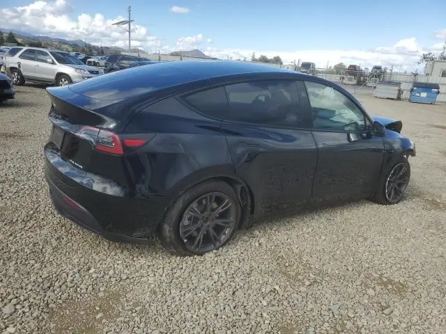 2025 TESLA MODEL Y