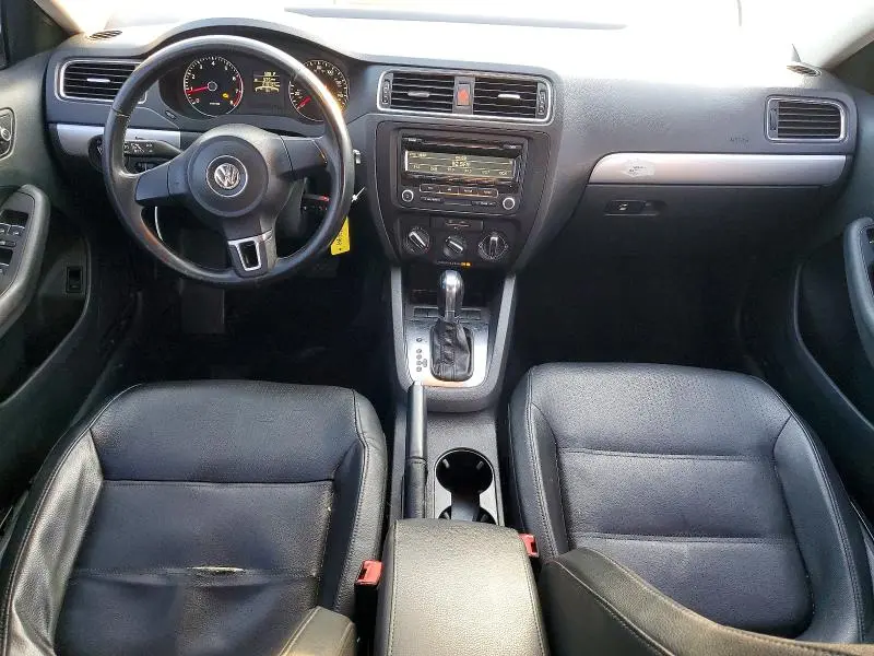 2013 VOLKSWAGEN JETTA SE  