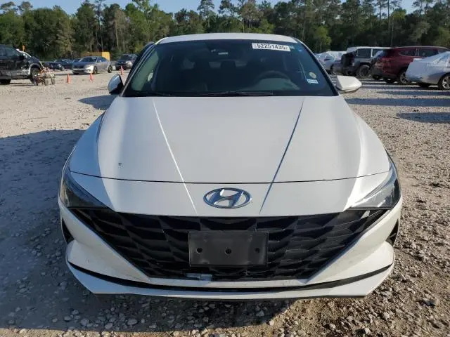 2022 HYUNDAI ELANTRA SE
