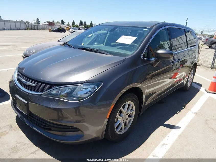 2020 CHRYSLER VOYAGER LX