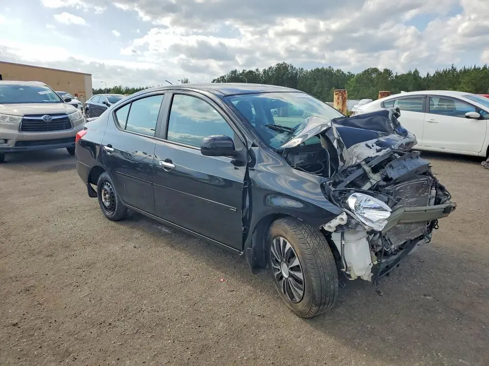 2013 NISSAN VERSA 1.6 S  