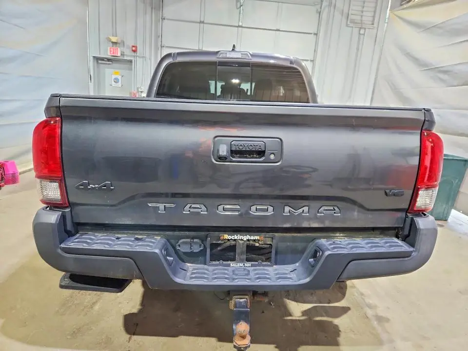 2020 TOYOTA TACOMA SR5 V6  