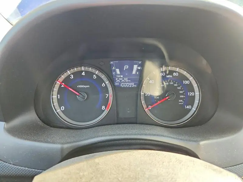 2012 HYUNDAI ACCENT SE  