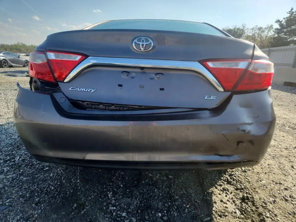 2015 TOYOTA CAMRY LE  