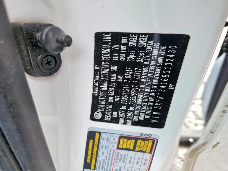 2011 KIA SORENTO BASE  