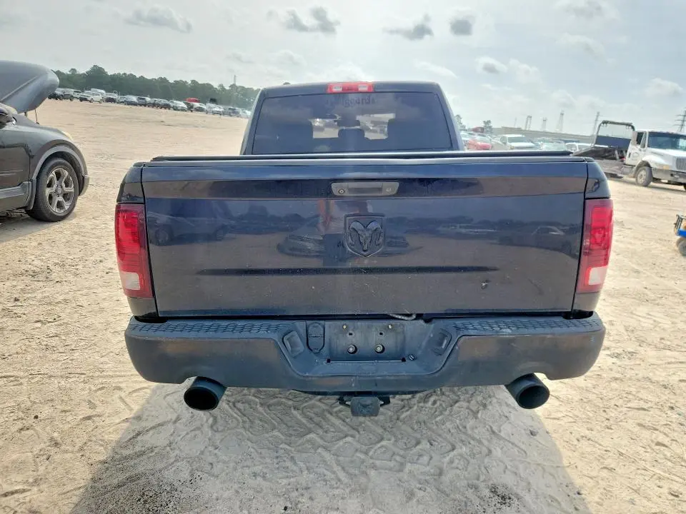 2014 RAM 1500 ST  