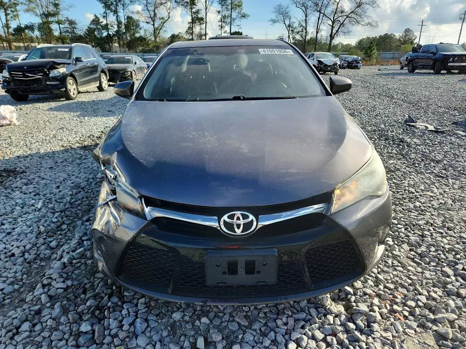 2017 TOYOTA CAMRY SE  