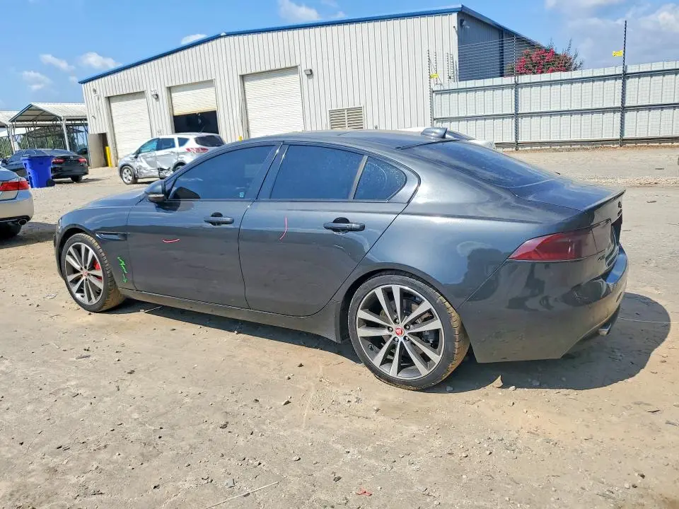 2017 JAGUAR XE PRESTIGE  